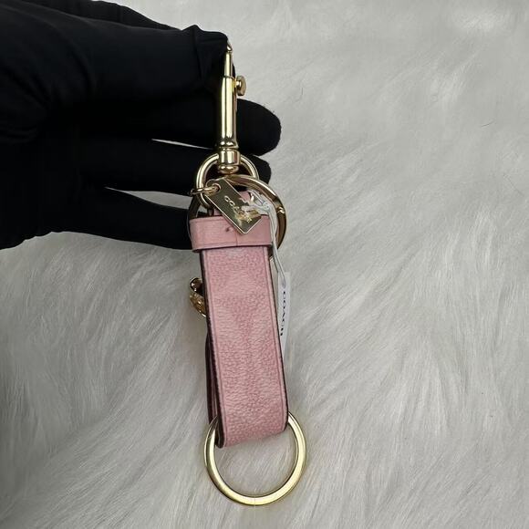Coach Trigger Snap Bag Charm In Signature Canvas Powder Pink CAU86 NWT - Picture 4 of 6